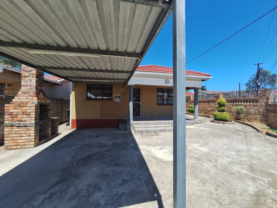 2 Bedroom Property for Sale in Zwelitsha Zone 1 Eastern Cape